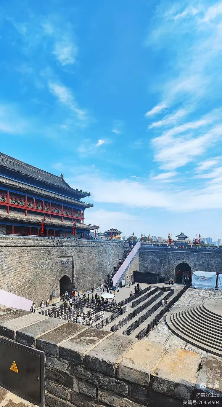 普天同庆,西安,十一的和平门城墙